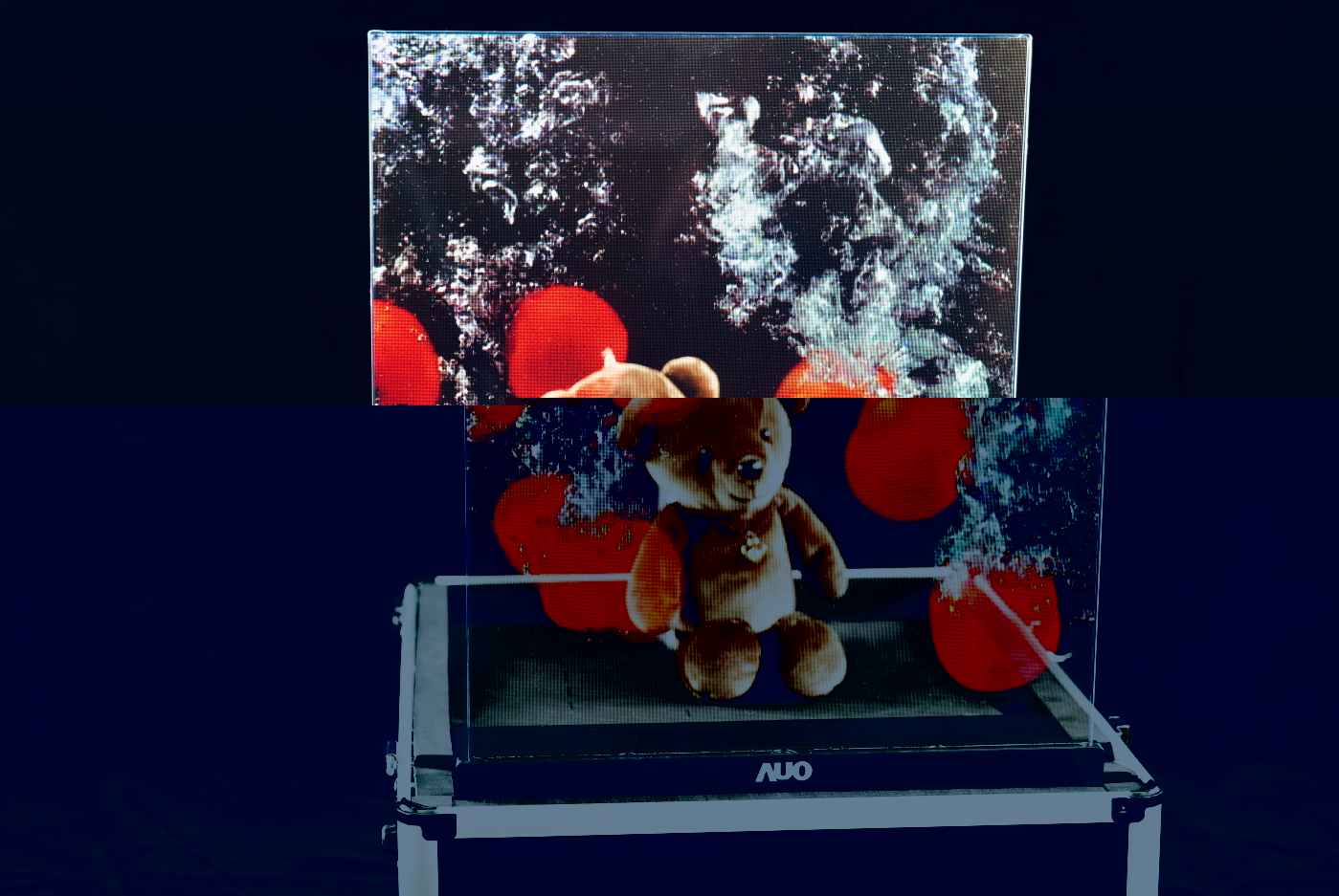 友達領先研發Micro LED透明顯示器，具備高穿透、低繞射、高亮度、可拼接之特性，可應用於智慧移動、智慧零售、商業展示等多元場域