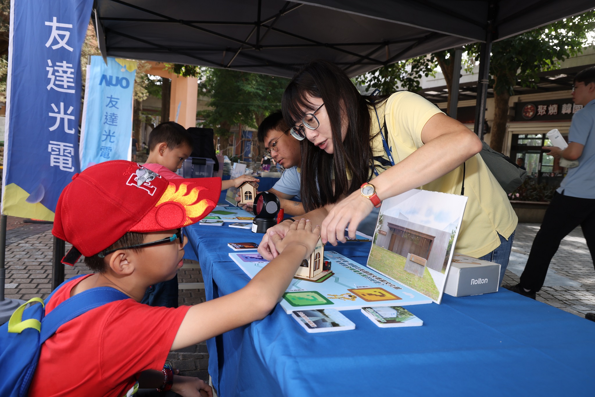 友達投入永續素養教育多年，從自身的環境教育場域走入校園、各式活動現場，合作夥伴亦擴及到NGO、公部門與供應鏈，豐碩成果獲「社會共融領袖獎」