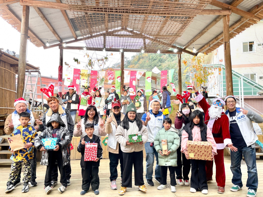 友達永續基金會號召「圓夢計畫」行動連續23年，由同仁凝聚內部愛心與資源送往偏鄉，累積為逾萬名兒童圓夢，實踐友達共創共好的永續精神。