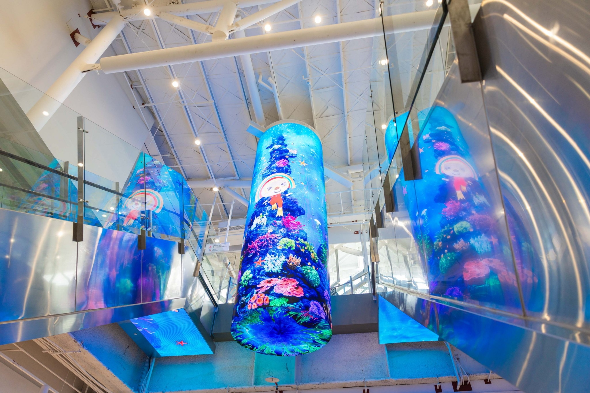 達擎與傑可達整合先進顯示技術與軟硬體應用服務，提供一系列大型LED顯示解決方案，為全新改裝開幕的「清水服務區」佈局嶄新視覺體驗。